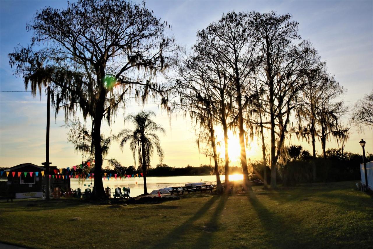 Howard Johnson By Wyndham Lake Front Park Kissimmee Esterno foto