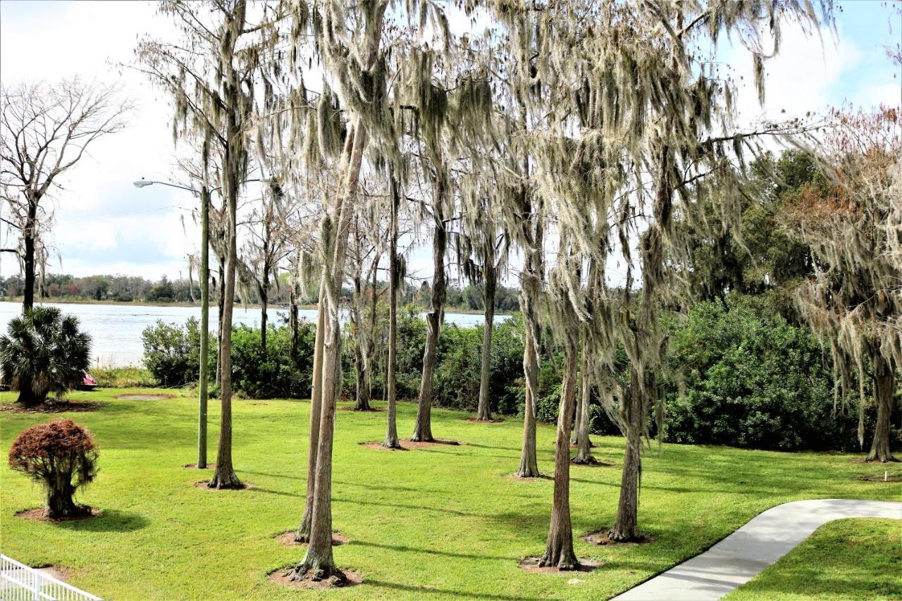 Howard Johnson By Wyndham Lake Front Park Kissimmee Esterno foto